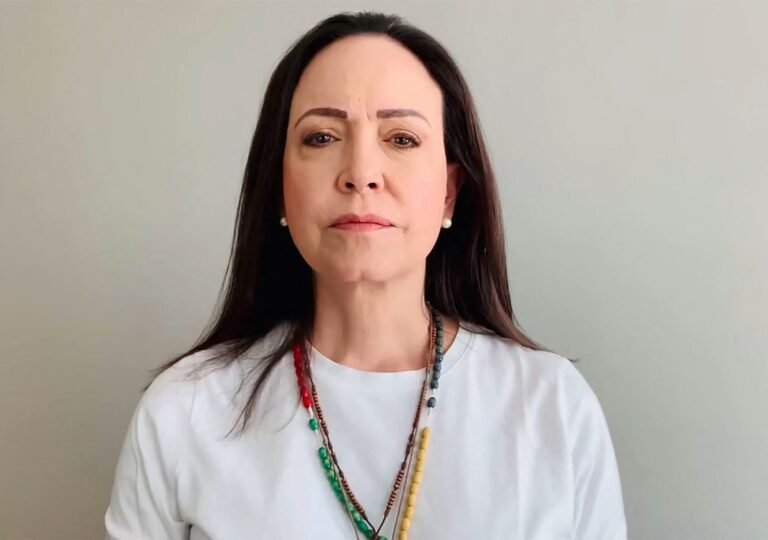“No salgas, no los obedezcas”: Machado reitera su llamado a los venezolanos a quedarse en casa el 25 de mayo