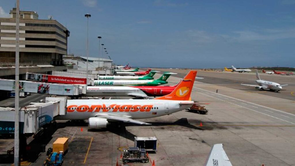 Llegó avión número 18 con migrantes repatriados Llegó avión número 18 con migrantes repatriados