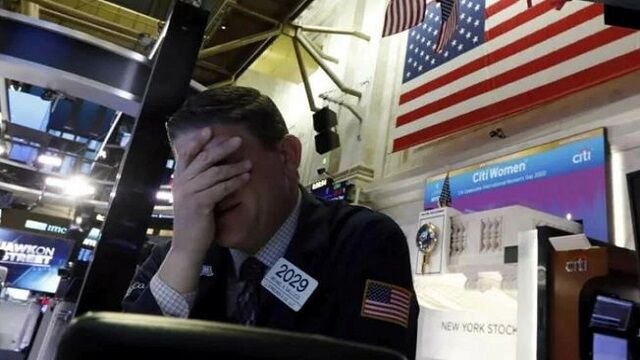 Dow Jones cae más de 300 puntos atento a Washington, China y los intereses de la deuda Dow Jones cae más de 300 puntos atento a Washington, China y los intereses de la deuda
