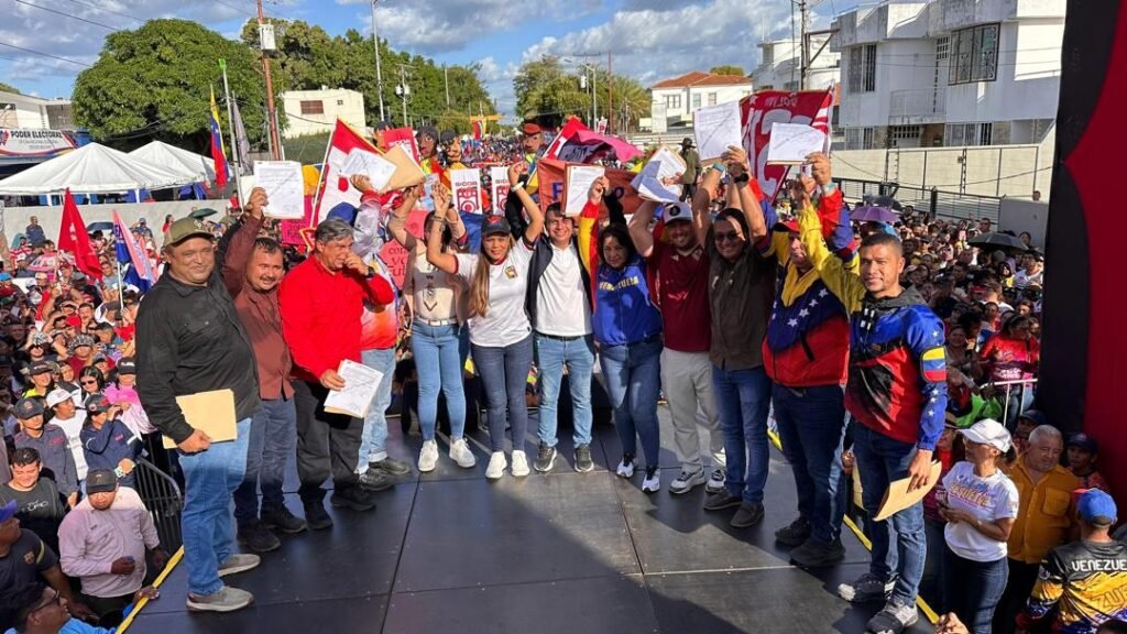 Gobernadora de Bolívar acompañó inscripción de candidatos ante el CNE Gobernadora de Bolívar acompañó inscripción de candidatos ante el CNE