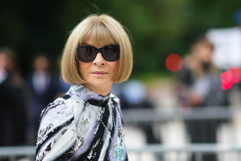 Más allá de su corte de pelo: las claves estéticas del inquebrantable estilo Wintour | Fotos | Moda | S Moda Más allá de su corte de pelo: las claves estéticas del inquebrantable estilo Wintour | Fotos | Moda | S Moda