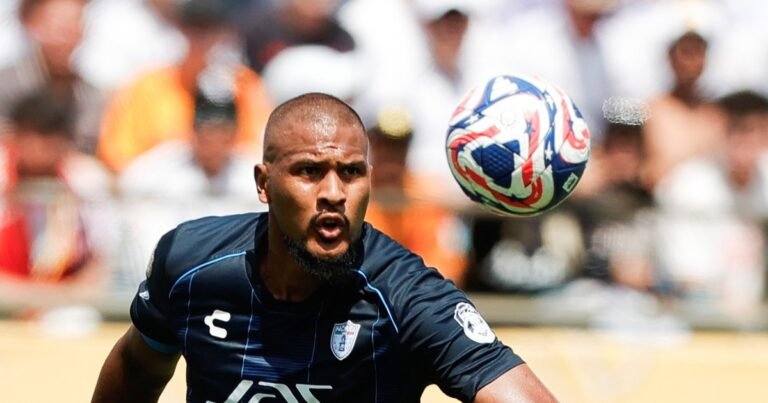 ¡Baja para el Apertura 2025! Salomón Rondón deja Pachuca y firma con el Real Oviedo :: Olé USA