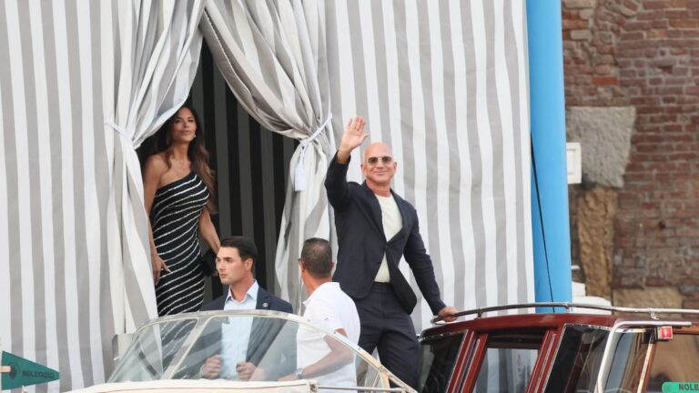 “Es de lo más vergonzante que se ha visto nunca”: por qué la boda de Jeff Bezos marca un precedente muy peligroso | Gente