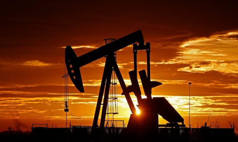 Máxima tensión en los mercados tras el ataque de EE UU a Irán: los analistas temen que se dispare el petróleo | Economía
