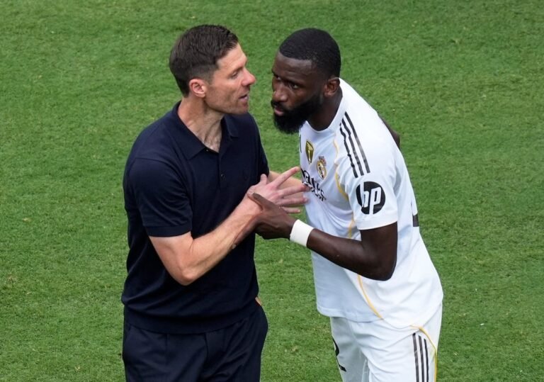 Xabi Alonso valora la “inteligencia” del Madrid y le lanza otro aviso a Raúl Asencio | Mundial de clubes 2025