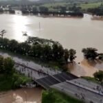 Pueblos bajo el agua y ocho mil familias afectadas: las lluvias tropicales arrasan en Venezuela