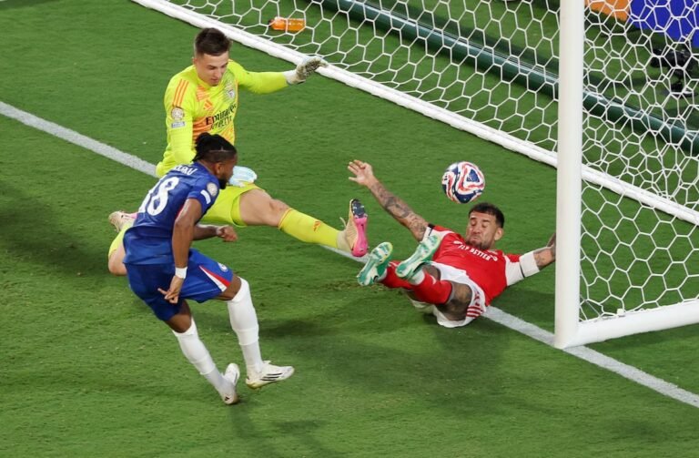 El Chelsea elimina al Benfica después de 4 horas y 38 minutos de fútbol y tormenta eléctrica | Mundial de clubes 2025