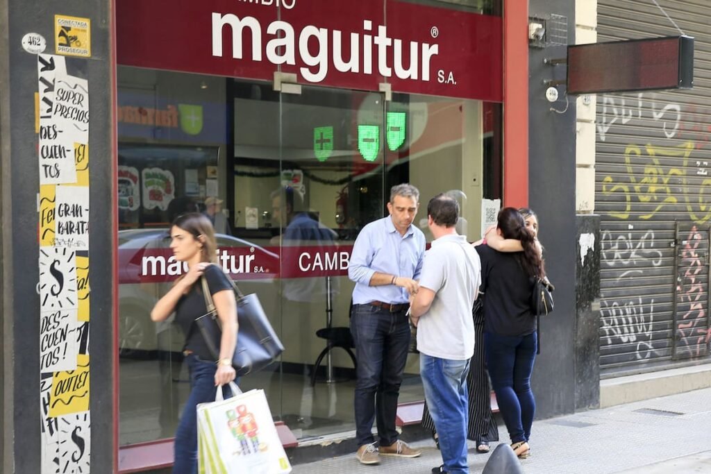 Dólar blue hoy: a cuánto cotiza el jueves 5 de junio Dólar blue hoy: a cuánto cotiza el jueves 5 de junio