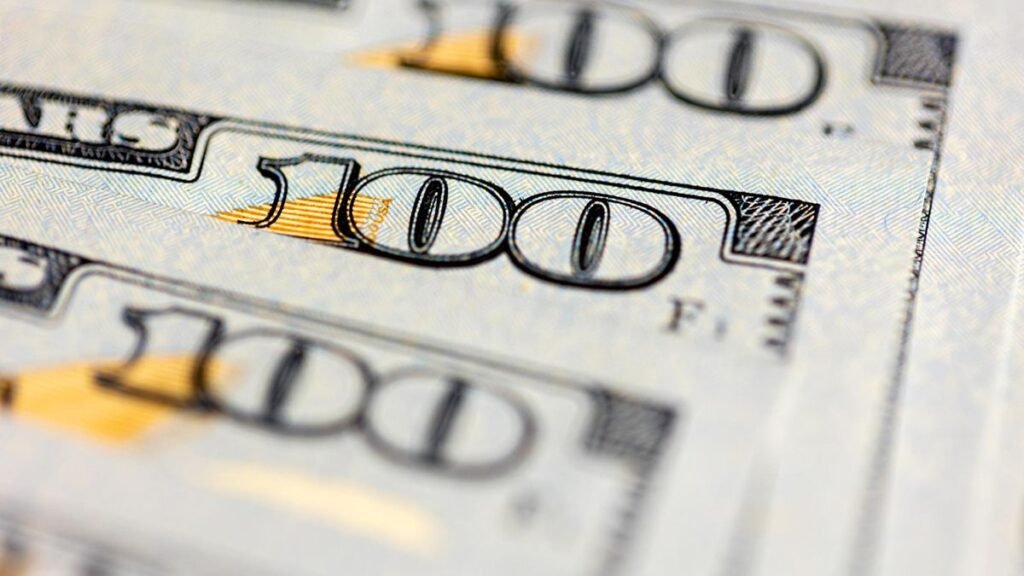 El dólar global ronda mínimos de tres años y medio, rumbo a su sexto mes negativo consecutivo El dólar global ronda mínimos de tres años y medio, rumbo a su sexto mes negativo consecutivo